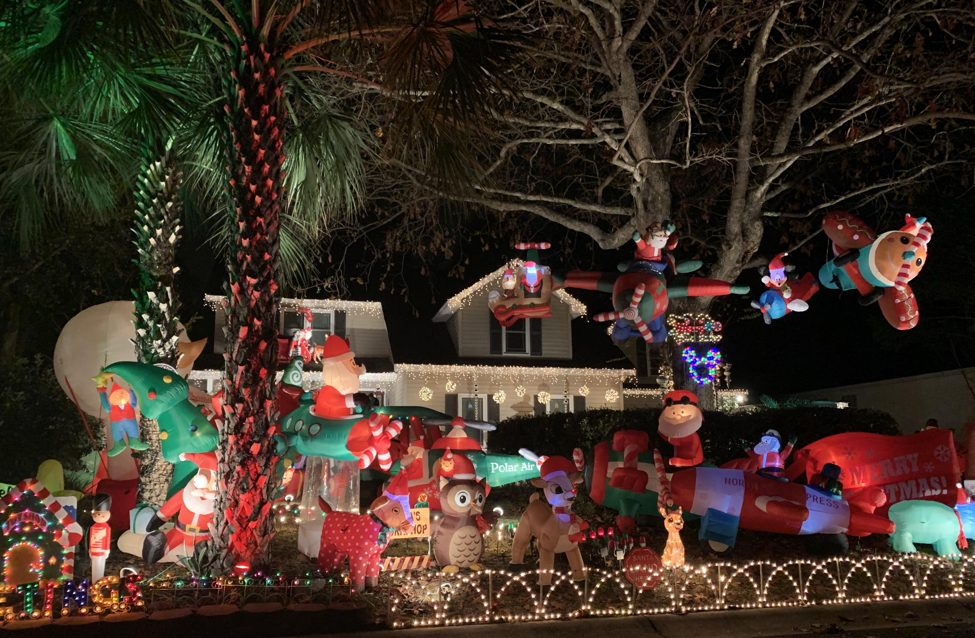 Hidden Cove Mount Pleasant synchronized holiday lights near Isle of Palms